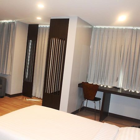 Ywca Hotel Bangkok Eksteriør bilde